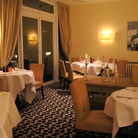 Mondial Hotel 4*